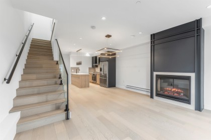 Photo 3 at 7353 Oak Street, South Granville, Vancouver West