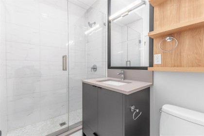 Photo 10 at 7353 Oak Street, South Granville, Vancouver West