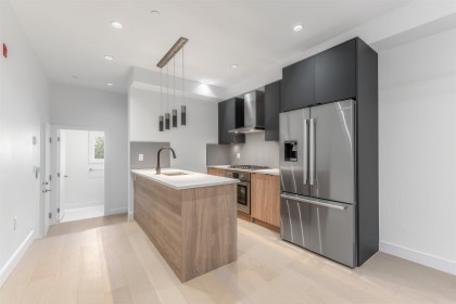 Photo 4 at 7353 Oak Street, South Granville, Vancouver West