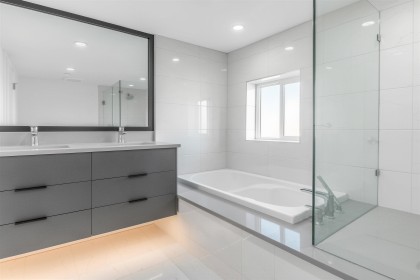 Photo 3 at 7351 Oak Street, South Granville, Vancouver West