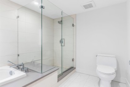 Photo 4 at 7351 Oak Street, South Granville, Vancouver West