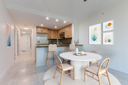 Photo 5 at 702 - 588 Broughton Street, Coal Harbour, Vancouver West