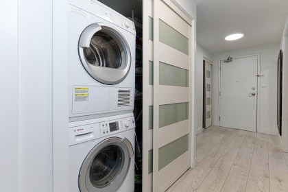 Photo 9 at 702 - 588 Broughton Street, Coal Harbour, Vancouver West