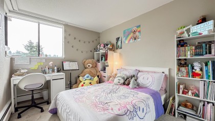 Photo 14 at 605 - 555 13th Street, Ambleside, West Vancouver