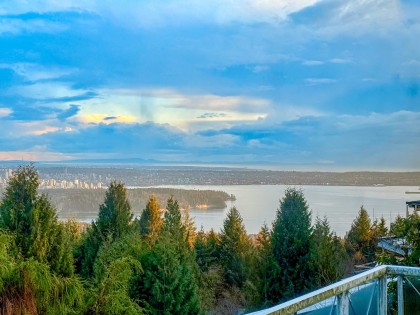 Photo 2 at 1318 Crestwell Road, Chartwell, West Vancouver