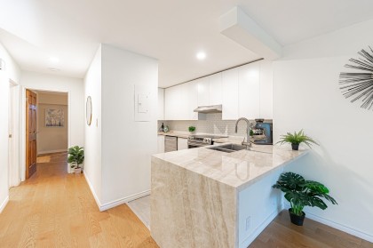 Photo 6 at 5 - 1786 Esquimalt Avenue, Ambleside, West Vancouver
