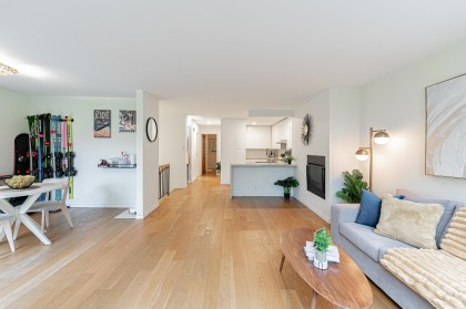 Photo 5 at 5 - 1786 Esquimalt Avenue, Ambleside, West Vancouver