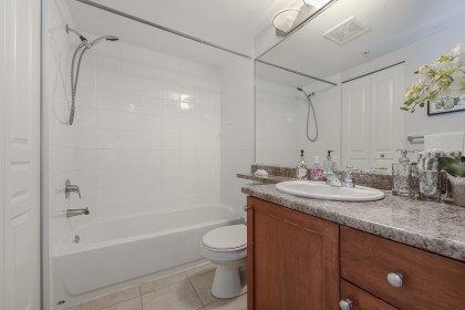 Photo 18 at 206 - 3089 Oak Street, Fairview VW, Vancouver West