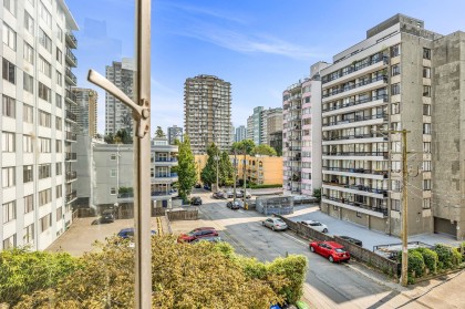 Photo 2 at 301 - 1050 Chilco Street, West End VW, Vancouver West