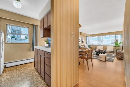 Photo 7 at 301 - 1050 Chilco Street, West End VW, Vancouver West