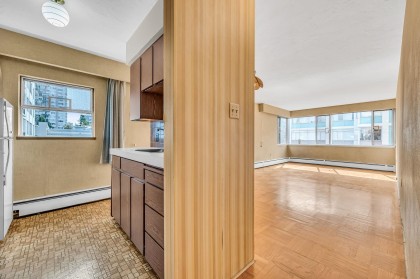 Photo 8 at 301 - 1050 Chilco Street, West End VW, Vancouver West