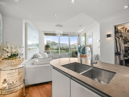 Photo 9 at 803 - 8555 Granville Street, S.W. Marine, Vancouver West