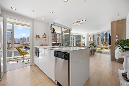 Photo 10 at 607 - 161 W Georgia Street, Downtown VW, Vancouver West