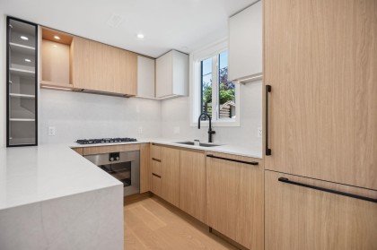 Photo 12 at 123 - 725 W 49 Avenue, Oakridge VW, Vancouver West