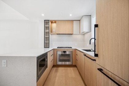 Photo 14 at 123 - 725 W 49 Avenue, Oakridge VW, Vancouver West