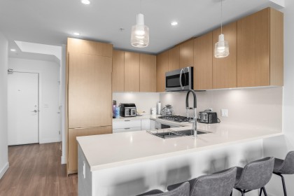 Photo 3 at 611 - 108 E 8th Street, Central Lonsdale, North Vancouver