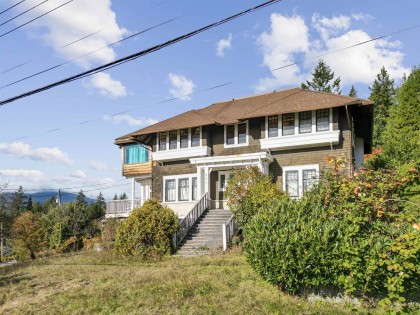 Photo 5 at 404 Somerset Street, Upper Lonsdale, North Vancouver