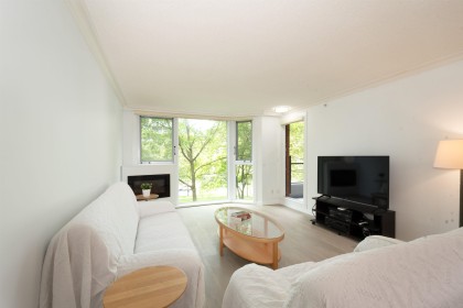 Photo 7 at 203 - 1488 Hornby Street, Yaletown, Vancouver West