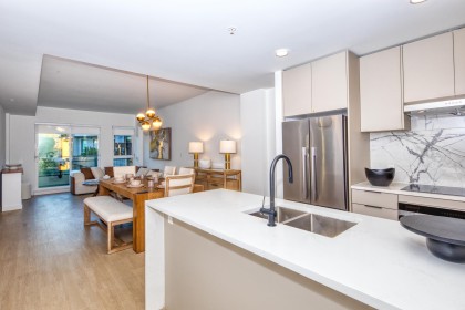 Photo 4 at 368 - 422 E 3rd Street, Lower Lonsdale, North Vancouver