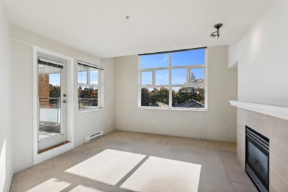 Photo 7 at 303 - 3580 W 41st Avenue, Southlands, Vancouver West