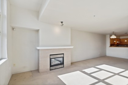 Photo 11 at 303 - 3580 W 41st Avenue, Southlands, Vancouver West