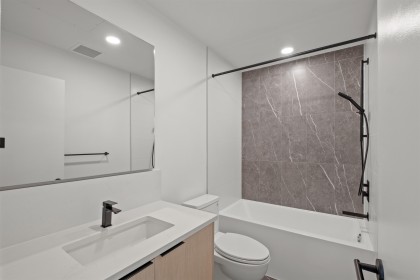 Photo 16 at 103 - 333 St. Davids Avenue, Lower Lonsdale, North Vancouver