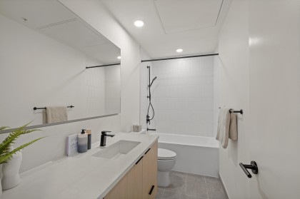 Photo 12 at 103 - 333 St. Davids Avenue, Lower Lonsdale, North Vancouver