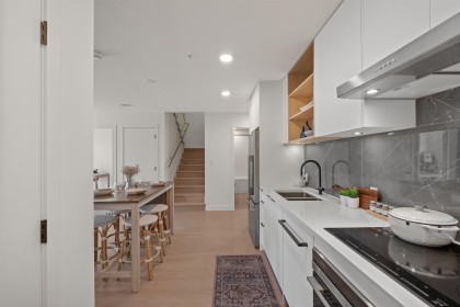 Photo 9 at 103 - 333 St. Davids Avenue, Lower Lonsdale, North Vancouver