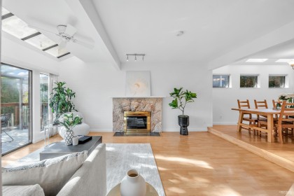 Photo 3 at 252 E 21st Street, Central Lonsdale, North Vancouver