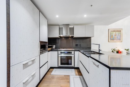 Photo 4 at 305 - 1571 W 57th Avenue, South Granville, Vancouver West