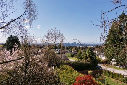 Photo 6 at 445 W Queens Road, Upper Lonsdale, North Vancouver