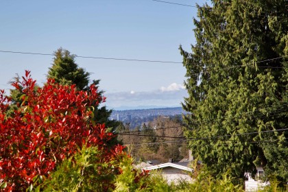 Photo 4 at 445 W Queens Road, Upper Lonsdale, North Vancouver