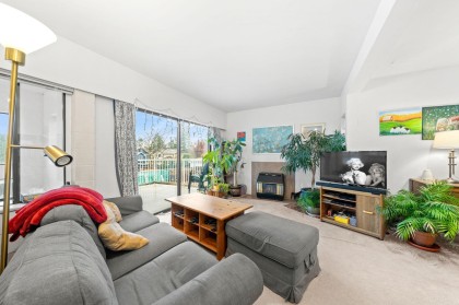 Photo 2 at 741 E 14th Street, Boulevard, North Vancouver