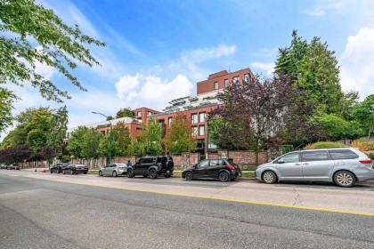 Photo 2 at 602 - 1561 W 57th Avenue, South Granville, Vancouver West