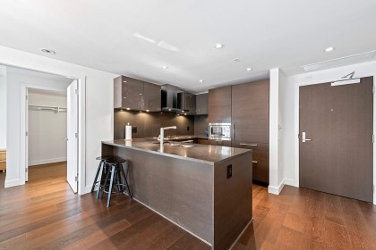 Photo 10 at 602 - 1561 W 57th Avenue, South Granville, Vancouver West