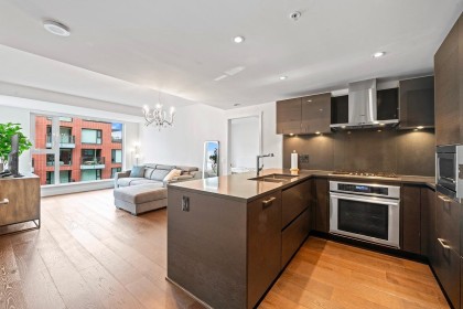 Photo 11 at 602 - 1561 W 57th Avenue, South Granville, Vancouver West