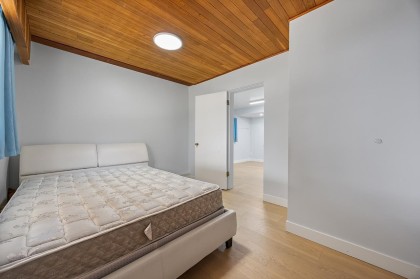 Photo 32 at 96 Bonnymuir Drive, Glenmore, West Vancouver