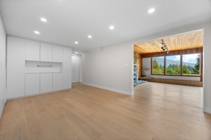 Photo 9 at 96 Bonnymuir Drive, Glenmore, West Vancouver