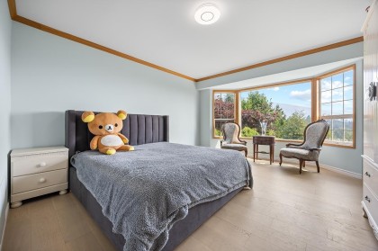 Photo 4 at 96 Bonnymuir Drive, Glenmore, West Vancouver