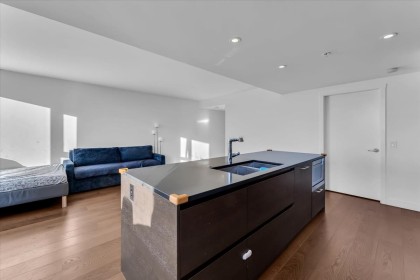 Photo 9 at 607 - 1571 W 57th Avenue, South Granville, Vancouver West