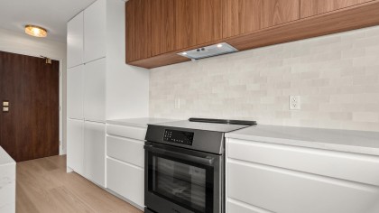 Photo 12 at 401 - 475 13th Street, Ambleside, West Vancouver