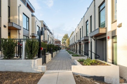 Photo 2 at 15 - 6778 Oak Street, South Cambie, Vancouver West