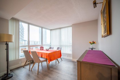 Photo 10 at 302 - 588 Broughton Street, Coal Harbour, Vancouver West