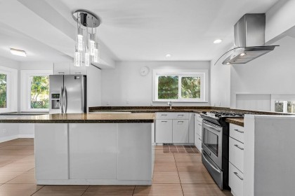 Photo 13 at 271 Montroyal Boulevard, Upper Delbrook, North Vancouver