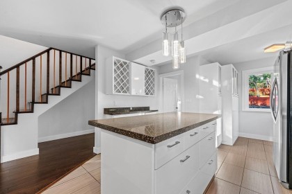 Photo 14 at 271 Montroyal Boulevard, Upper Delbrook, North Vancouver