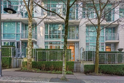 Photo 2 at 493 Broughton Street, Coal Harbour, Vancouver West