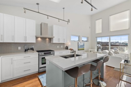 Photo 11 at 20 - 415 W Esplanade, Lower Lonsdale, North Vancouver