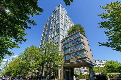 Photo 2 at 1705 - 1228 Marinaside Crescent, Yaletown, Vancouver West