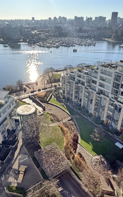 Photo 17 at 1705 - 1228 Marinaside Crescent, Yaletown, Vancouver West