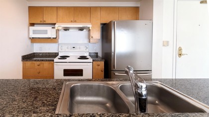 Photo 7 at 1705 - 1228 Marinaside Crescent, Yaletown, Vancouver West